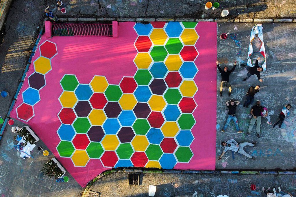 vista dal drone durante la sperimentazione di una strada scolastica a Pavia