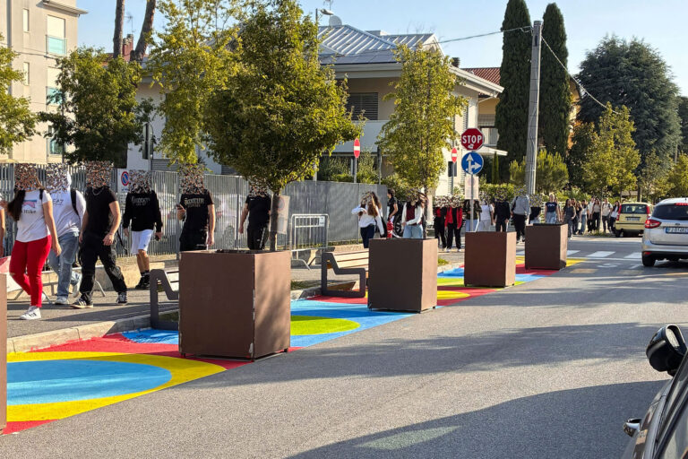 L'arrivo degli studenti e delle studentesse a scuola